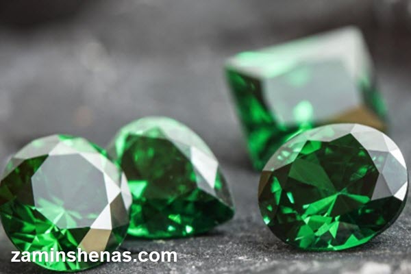 طراحی و ساخت جواهرات سفارشی با سنگ های انتخابی